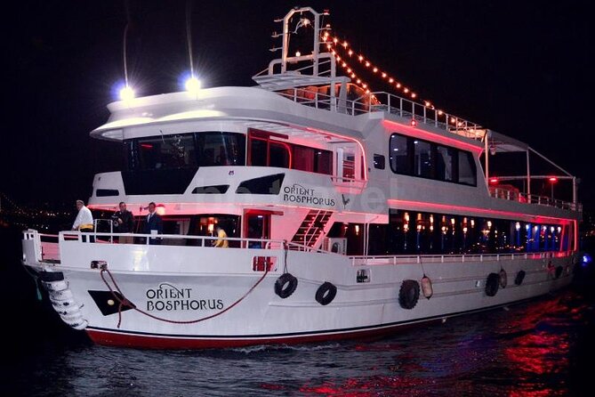 Istanbul Private Yacht Tour on the Bosphorus – 2-Hour Charter - Dinner onboard: turning a boat ride into a complete evening