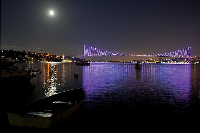 Istanbul Private Yacht Tour on the Bosphorus – 2-Hour Charter - The real value: what you get for a high per-person price