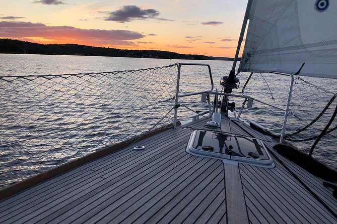JFarwell Sunset Wine and Cheese Yacht Sailing - Onboard comfort: where to sit, what to wear, and what you’ll appreciate