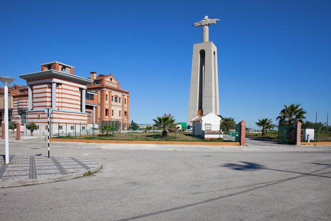 Lisbon: Sunset Cruise With Drinks on Spacious Yacht - Key Things I’d Plan Around