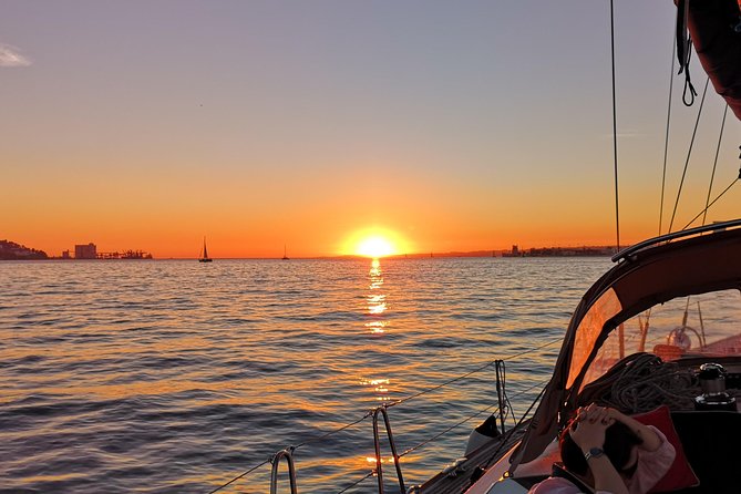 Lisbon Sunset Sailing Tour on Luxury Sailing Yacht with 2 Drinks - Sunset Views from a 50-Foot Yacht on the Tagus