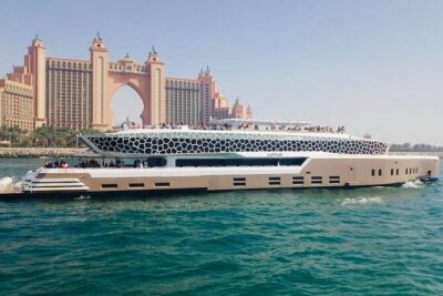 Lotus Mega Yacht Luxury Cruise with Live DJ, Dinner & Transfers - Food and the live cooking station: buffet dinner done the right way for groups