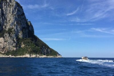 Luxury Capri Dining Experience & Aperitif with Yacht Transfer - Capri Arrival and the Open-Top Taxi Ride: How You Get to the Views
