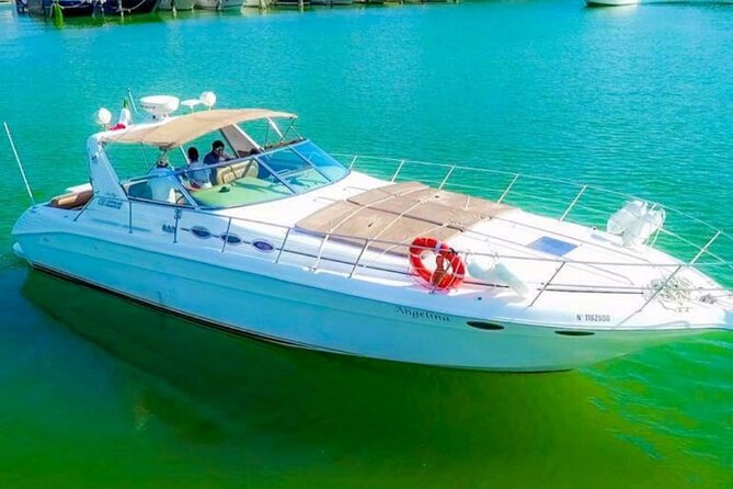 Luxury Private Yacht Rental by the Turquoise Waters of the Caribbean. - A luxury private yacht day to Isla Mujeres and Garrafon (Cancun, Riviera Maya, Yucatan)
