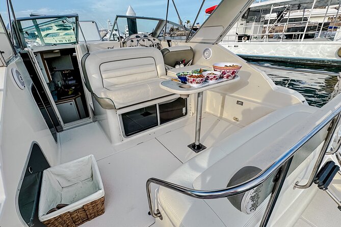 Luxury Yacht Charter and Arch Tour in Cabo San Lucas - A 3-Hour Sea-of-Cortez Cruise That Actually Explains What You’re Seeing