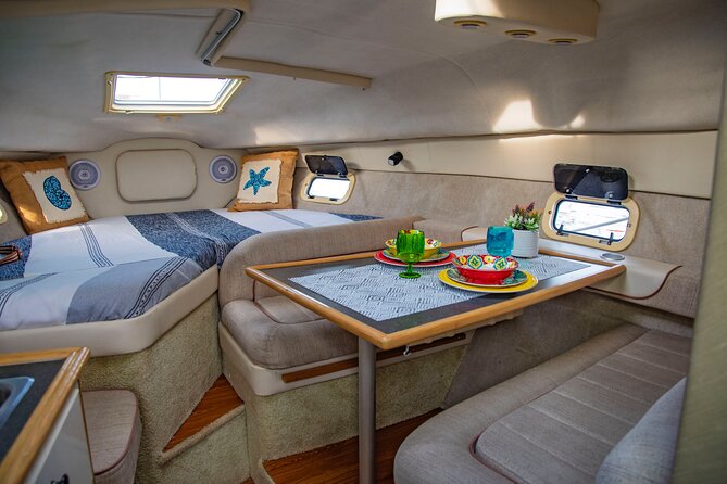 Luxury Yacht Charter and Arch Tour in Cabo San Lucas - The Food, Drinks, and the Fresh Guacamole Moment