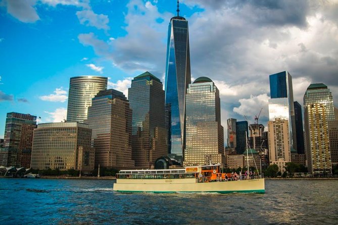 Manhattan Architecture Yacht Cruise - The route in plain English: how the loop hits every major water view