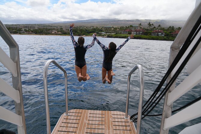 Maui: Molokini and Turtles Luxury Yacht Snorkel - The food and open bar part you’ll actually remember