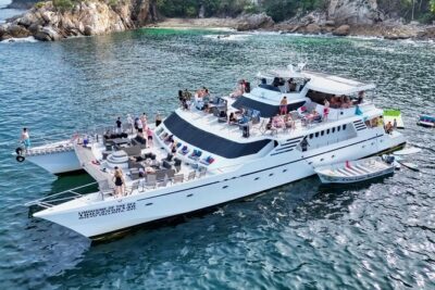 Mega Yacht ALL INCLUSIVE Yelapa Waterfall & Snorkeling Adventure - Playa Chica Locca in Quimixto: snorkeling and water toys without a scramble