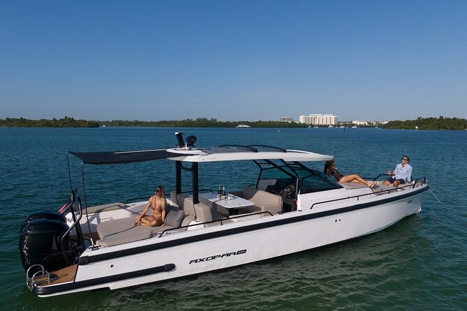 Miami Bay Discovery Private Yacht Cruise with Captain - Fisher Island Mansions: The Millionaire Views Without a Bus