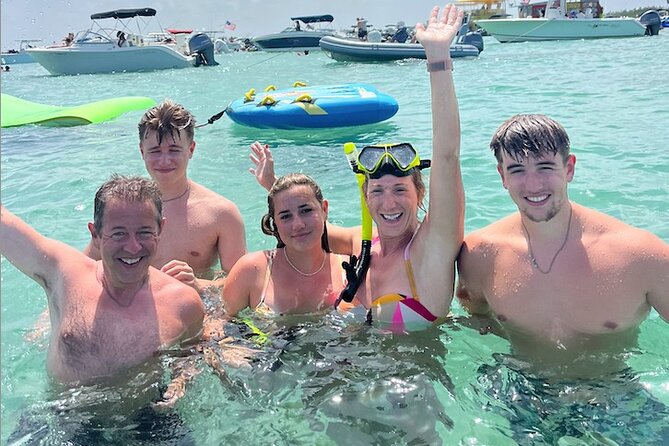 Miami Beach Luxury Yacht Adventure: Explore Stunning Coastline - Where to meet on Collins Avenue (and how to avoid the first-stress problem)