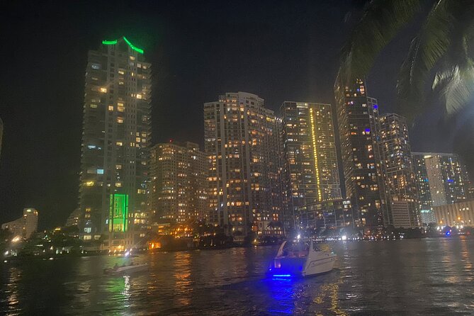 Miami Sightseeing Cruise on a Luxury Yacht - Drinks, snacks, and the price-value math of the cash bar