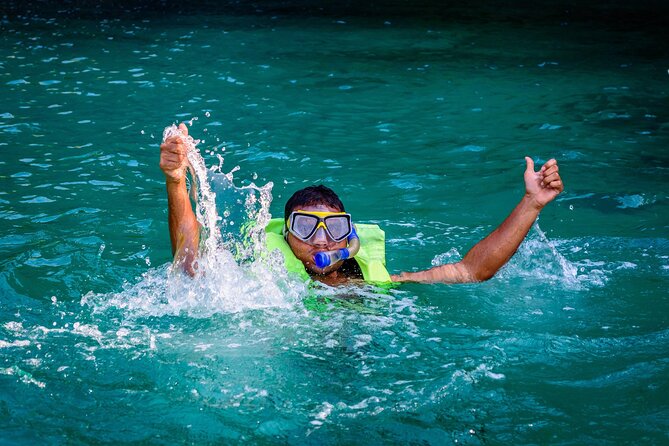 Miami: Snorkeling Adventure in Miami for Beginners Private Yacht - Where you start: Jones Boat Yard and the practical meet-up