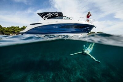 Motor Yacht (2020)Luxury Private Cruise Around Santorini - The Transfer Plan: Getting From Your Hotel to the Marina