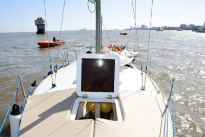Mumbai Bay Breeze Sail on a Compact Yacht Experience - The Mumbai Harbor route: lighthouses, Oyster Rock, and Middle Ground