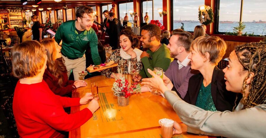 New York City: Holiday Jazz Classic Motor Yacht Cruise - Who This Cruise Is For (and Who Should Skip It)