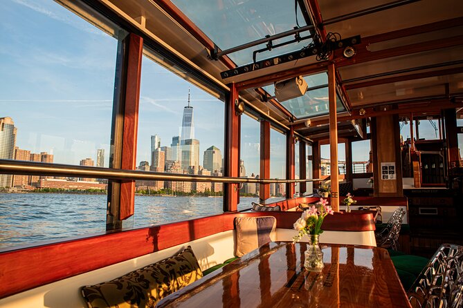 New York City Sunset Cruise on a Yacht - Statue of Liberty pass-by: the must-see moment for photos