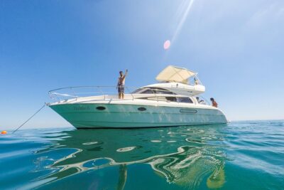 Ocean Bliss: Full Day Arrábida Private Yacht Tour from Lisbon - Cruising Arrábida Natural Park: the 4-hour seaside reserve time