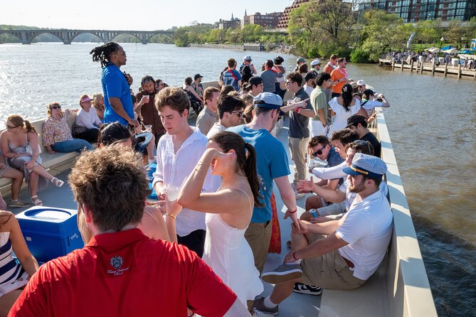 Party Yacht Cruise along Potomac River - Lincoln Memorial From the Water: The High-Impact Photo Moment