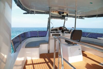 Phi Phi Island & Maiton Island Full Day Tour with Luxury Yacht - Boat comfort, new gear, and what’s actually included