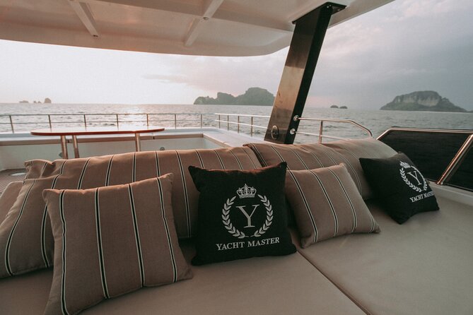 Phuket : James Bond Island and Phang Nga Bay by Premium Yacht - James Bond Island (Koh Tapu): movie fame meets real limestone cliffs