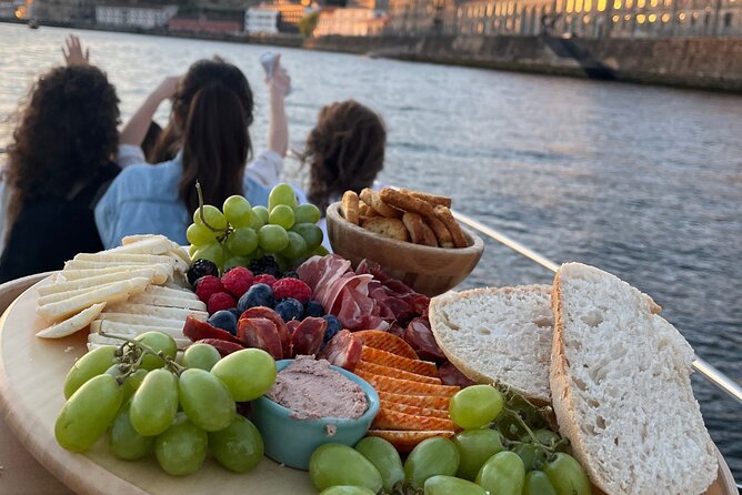 Port : 6 Bridges Private Yacht Cruise with Local Wine & Snacks - Who this cruise suits best