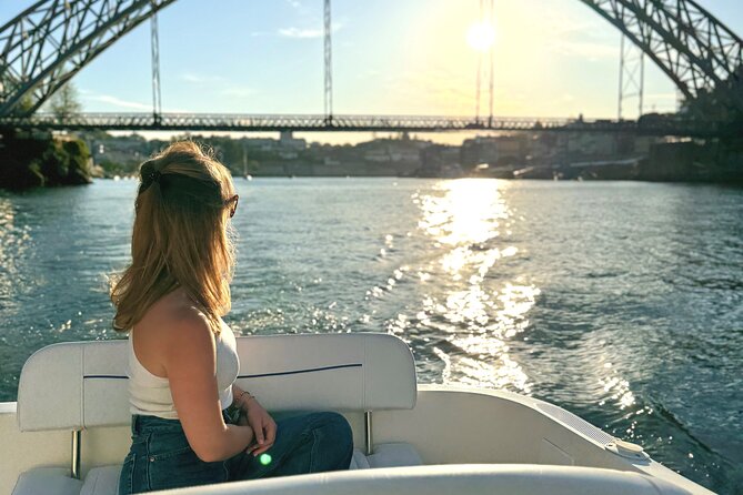 Porto: 6 Bridges Private Douro River Yacht w/ Food & Wine - Dom Luís I Bridge and the Middle-of-the-Ride Photo Rhythm
