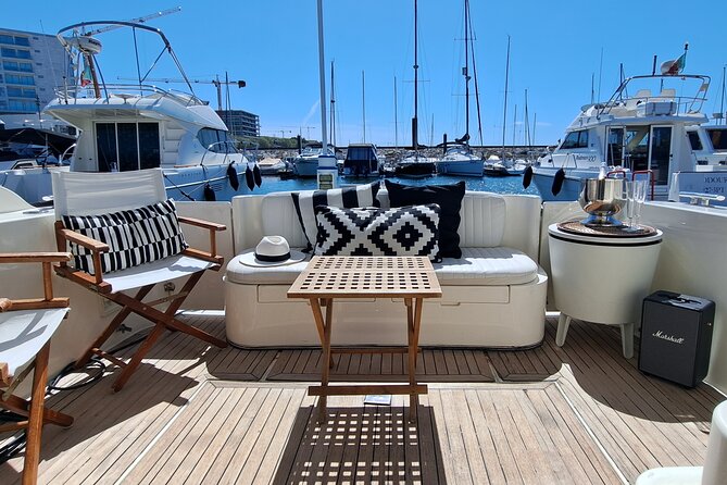 PORTO : Premium Yacht Tour – 6 Bridges & Douro Estuary Reserve - Where you start: Marina da Afurada and what to expect on deck