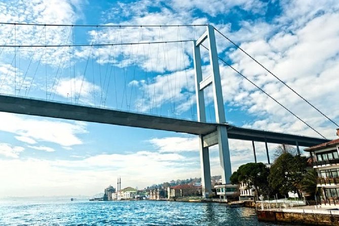 Private Bosphorus Cruise and Egyptian Bazaar with Motor Yacht - The road to Misir Carsisi: what to do before you board