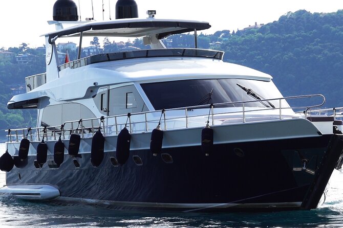 Private Bosphorus Sightseeing Cruise on Luxury Yacht - Getting to Kabataş: meeting point and the pickup reality