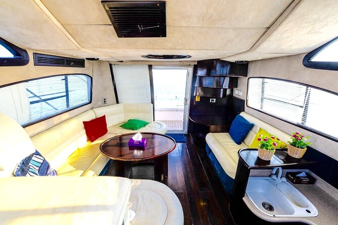 Private Charter Yacht: Dubai Marina, Atlantis And Burj al Arab - Jumeirah Palm and the beachfront skyline: where your photos feel cinematic