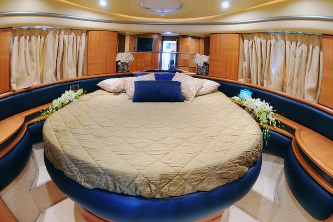 Private Charter Yacht: Dubai Marina, Atlantis And Burj al Arab - Choosing your cruise length: Atlantis and Burj al Arab depend on time