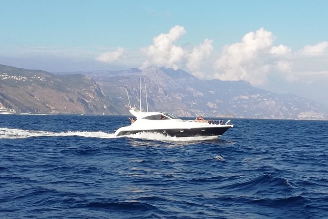 Private Cruise from Naples to Capri and Amalfi Coast - yacht 50' - Why a 50-foot private yacht beats the big-boat tour