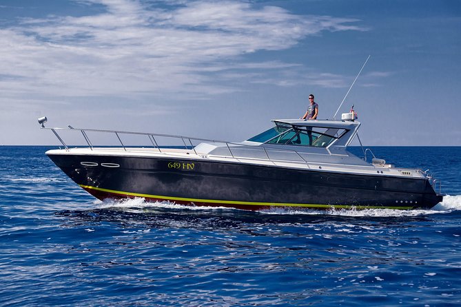 Private custom Blue & Green Cave tour with yacht from Hvar town - Getting to the boat in Hvar: meet smart, start on time