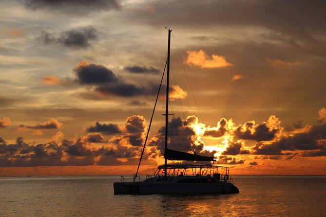 Private Day Sailing Cruise on Yacht in Nha Trang - Your 5-hour schedule: sailing morning, lunch options, and a clean finish