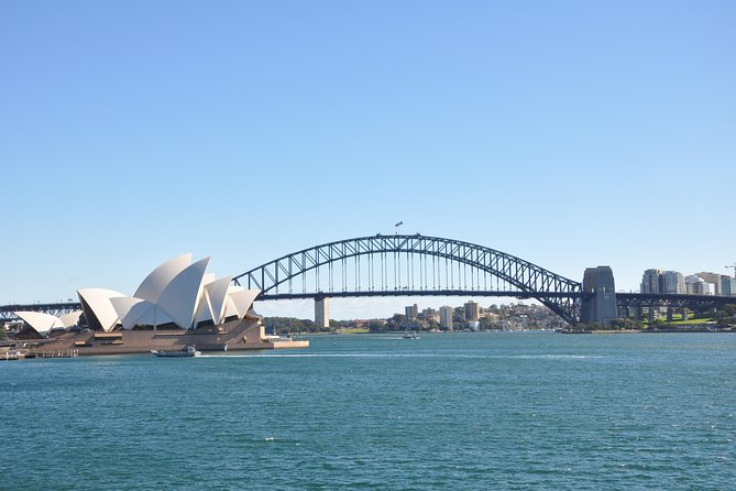 Private Essential Sydney Tour Including Lunch at the Cruising Yacht Club of Australia - From Woolloomooloo to Kings Cross into Bondi Beach