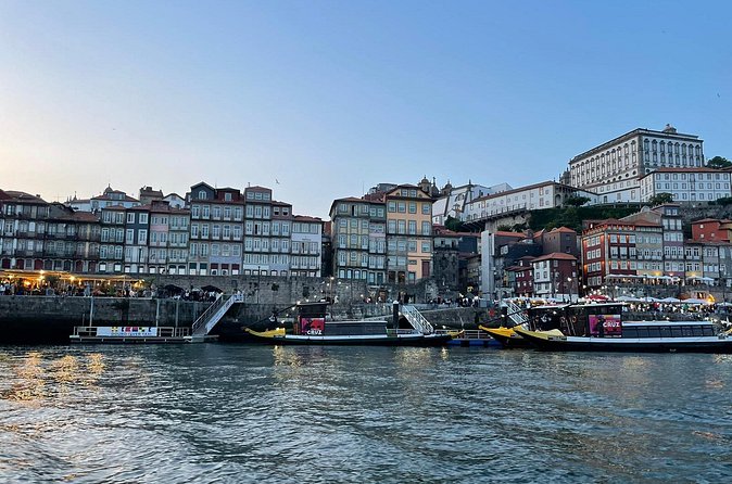 Private experience in the Douro (1 to 10 people) on a yacht just for you - Snacks and Drinks That Don’t Feel Like an Afterthought