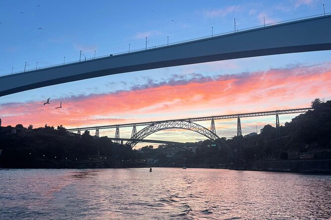 Private experience in the Douro (1 to 10 people) on a yacht just for you - Porto Riverside and Gaia Cellars: The Best Slow Moment