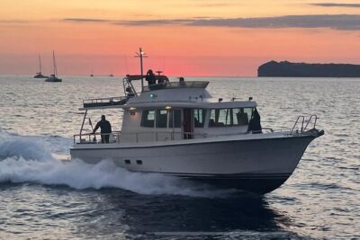 Private Full-Day Motor Yacht Cruise with Meal, Open Bar+Transfers - Your onboard day: private, attentive, and built around swimming