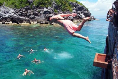 Private Full-Day Red Dragon Yacht to Angthong National Marine Park - The Red Dragon 78ft: comfort details that matter when the sea day runs long