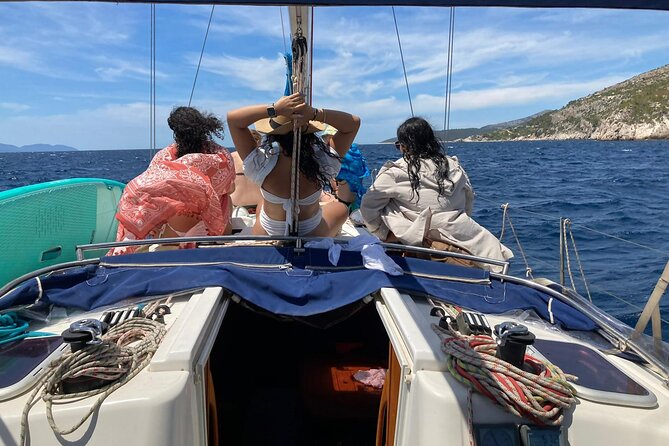 Private - Half Day Sailing from Hvar on a modern sail yacht (up to 8 travellers) - Where to meet in Hvar (and how to keep the day smooth)