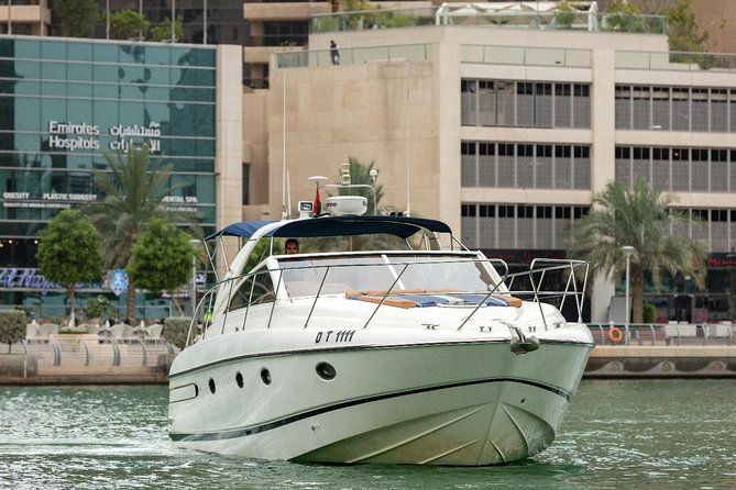 Private Luxury Everest Yacht Cruise from Dubai Marina - Safety and comfort: read the signs and use the handholds