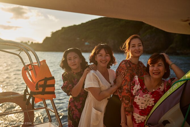 Private Luxury Sunset Cruise on Yacht in Nha Trang - Floating village dinner: eating Vietnamese food on the water