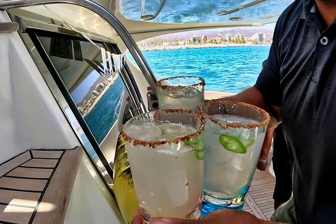 Private Luxury Yacht Chica 55' VIP All Inclusive + Jet Ski - Los Arcos National Park: why the granite arches are worth it