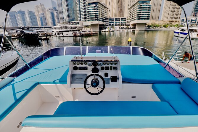 Private Luxury Yacht cruise around Atlantis and Dubai Marina - Service level and who you might meet on your cruise