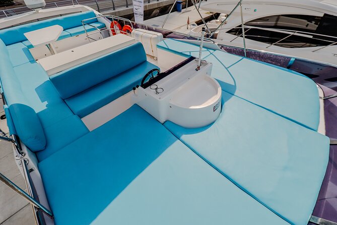 Private Luxury Yacht cruise around Atlantis and Dubai Marina - Comfort tips that matter on a yacht in Dubai