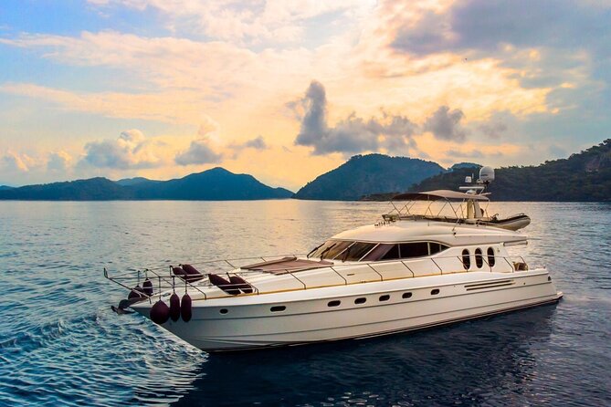 Private Luxury Yacht Cruise on Bosphorus - Dolmabahçe Palace From the Water: Ottoman Grandeur Without the Ticket Line