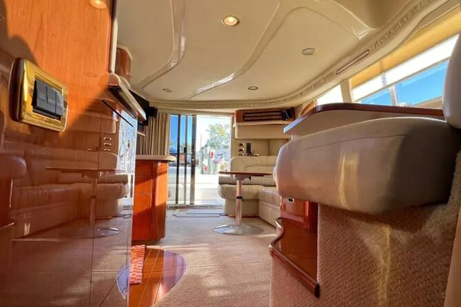 Private Luxury Yacht Cruise Tour in Miami Beach and Biscayne Bay - Stop 2: Flagler Memorial Island, Star Island Views, and Wildlife Chances