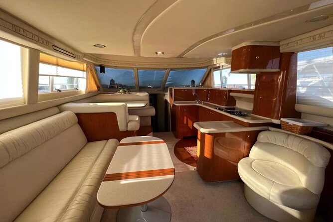 Private Luxury Yacht Cruise Tour in Miami Beach and Biscayne Bay - Where You Meet: Starting at Isla del Mar and Returning the Same Way