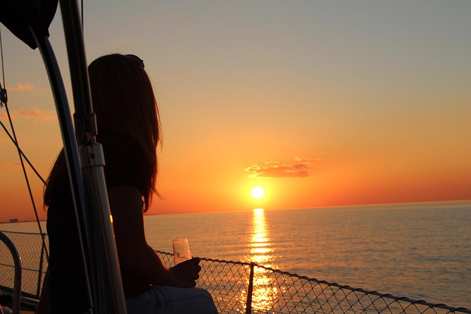 Private New Orleans 2-Hour Sail Aboard a Luxury Yacht - Drinks, Snacks, and the Comfort Details That Actually Matter